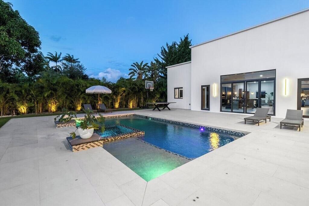 Photo of Outdoor in North Miami Beach