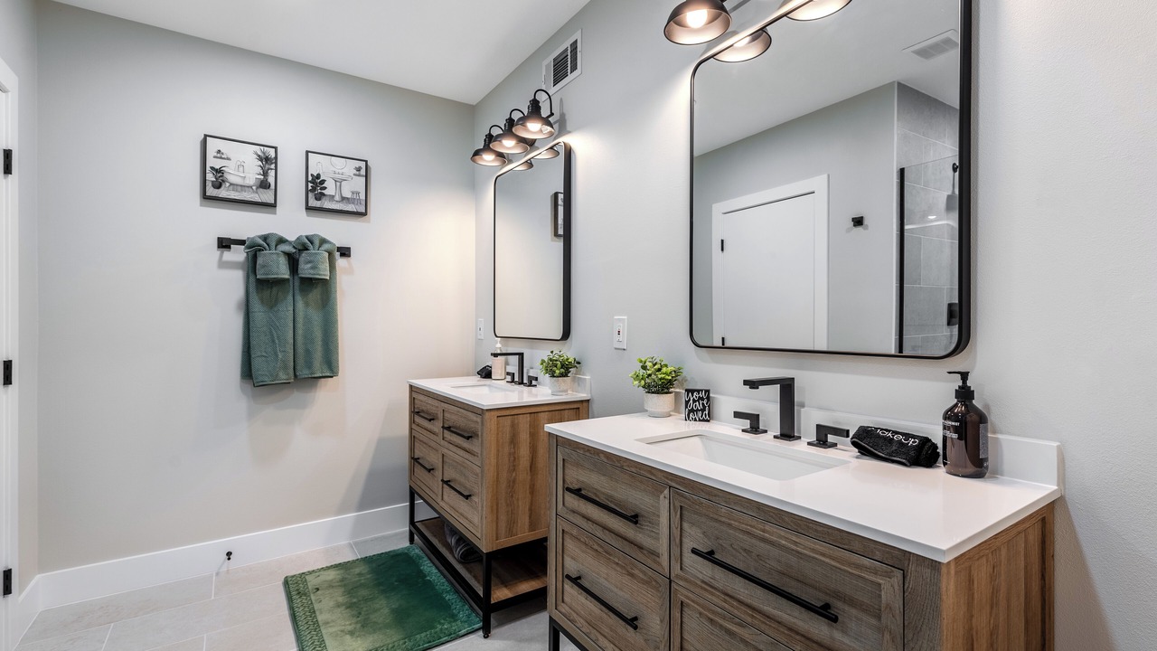 Photo of Bathroom in Lake Clarke Shores