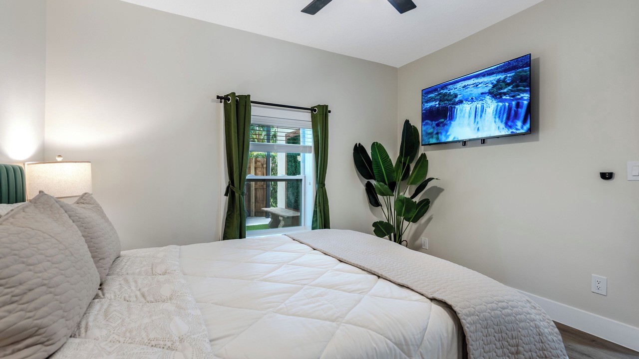 Photo of Bedroom in Lake Clarke Shores