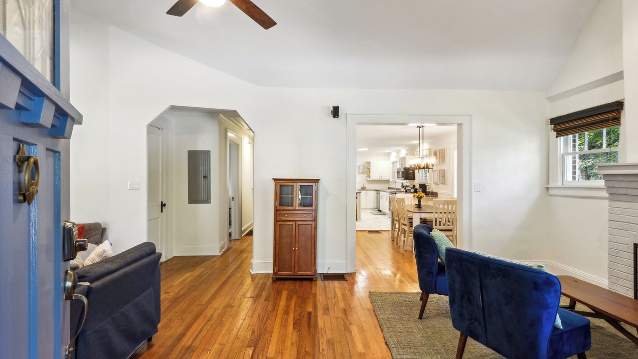 Photo of Livingroom in Glenwood Park