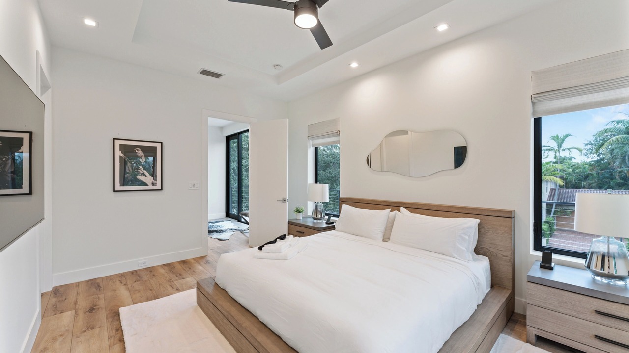Photo of Bedroom in Old Northwood Historic District