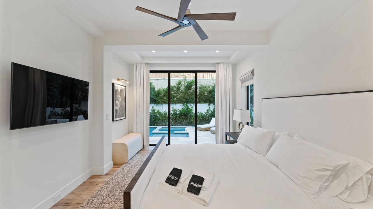 Photo of Bedroom in Old Northwood Historic District