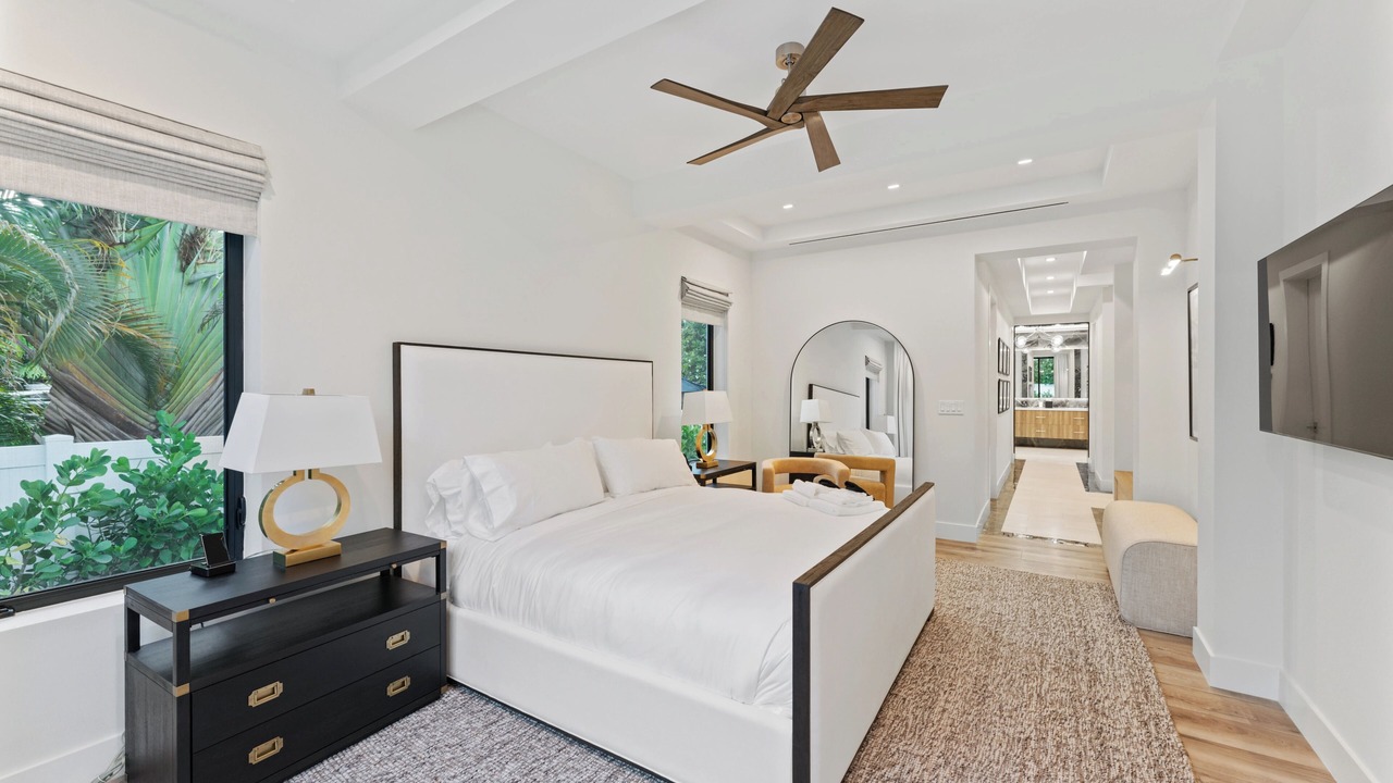 Photo of Bedroom in Old Northwood Historic District