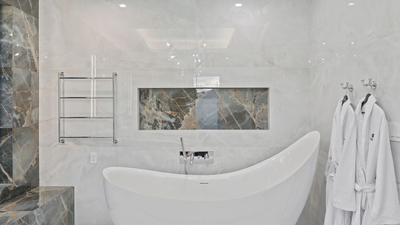 Photo of Bathroom in Old Northwood Historic District