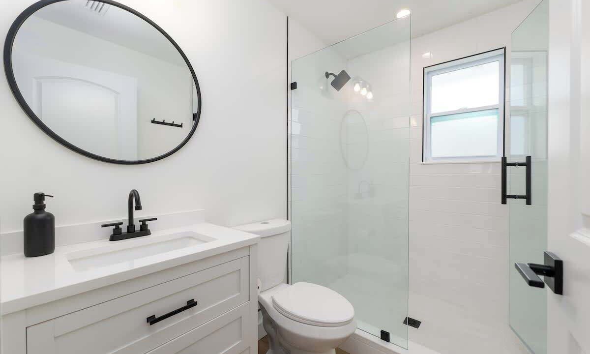 Photo of Bathroom in Neptune Beach
