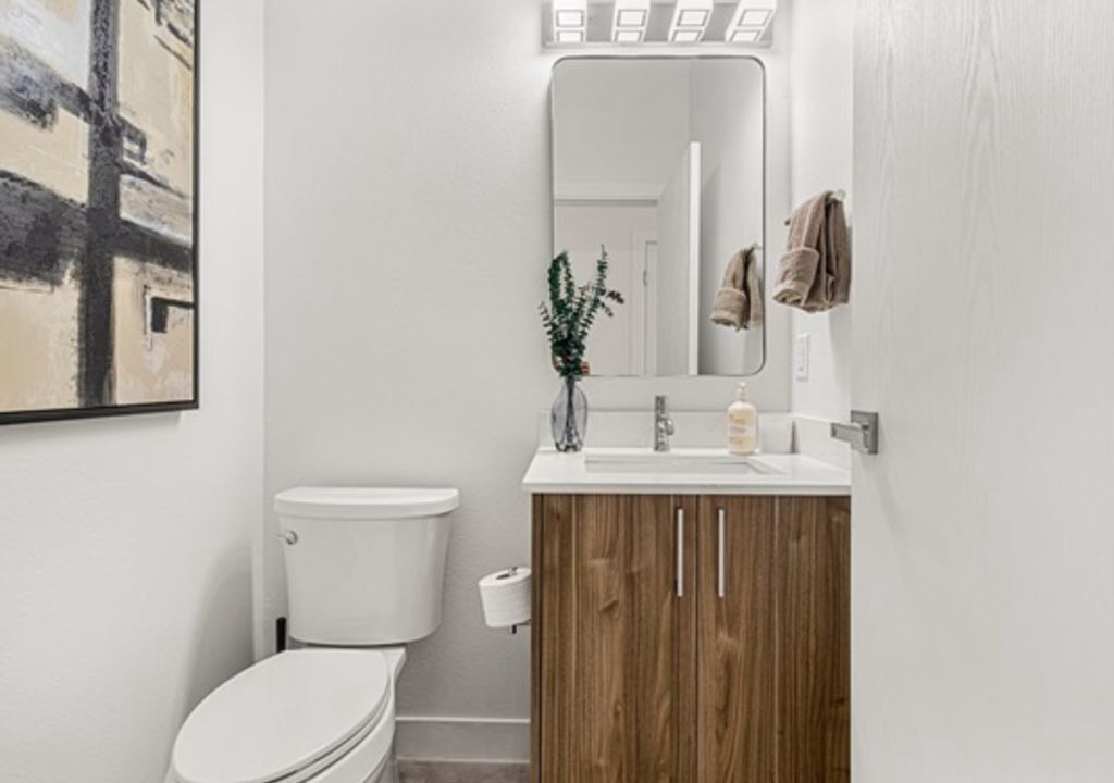 Photo of Bathroom in Pinecrest West Park