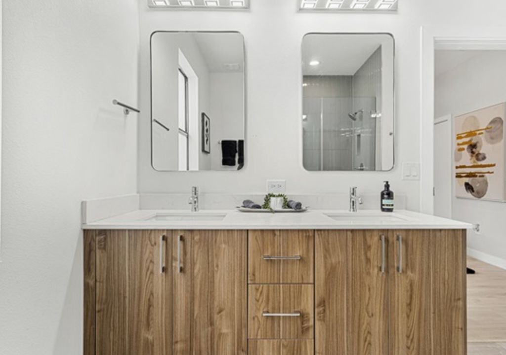 Photo of Bathroom in Pinecrest West Park