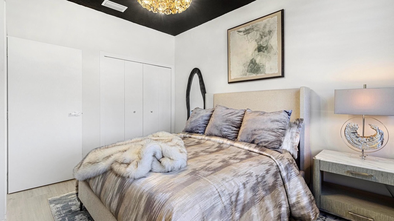 Photo of Bedroom in Pinecrest West Park