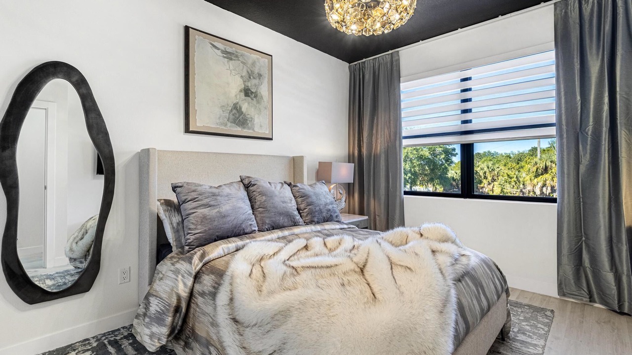Photo of Bedroom in Pinecrest West Park