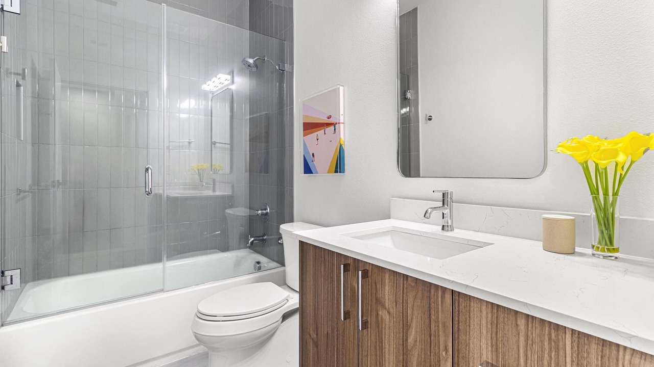 Photo of Bathroom in Pinecrest West Park