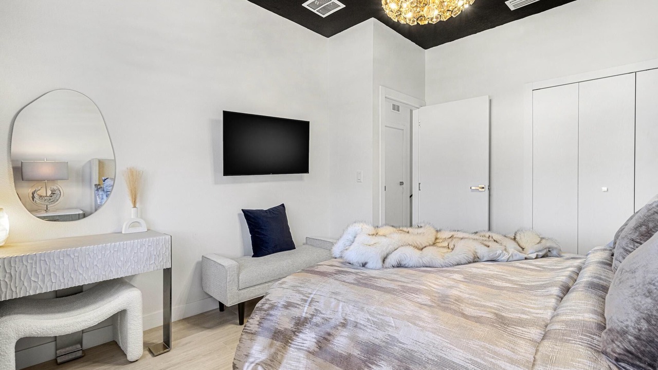 Photo of Bedroom in Pinecrest West Park