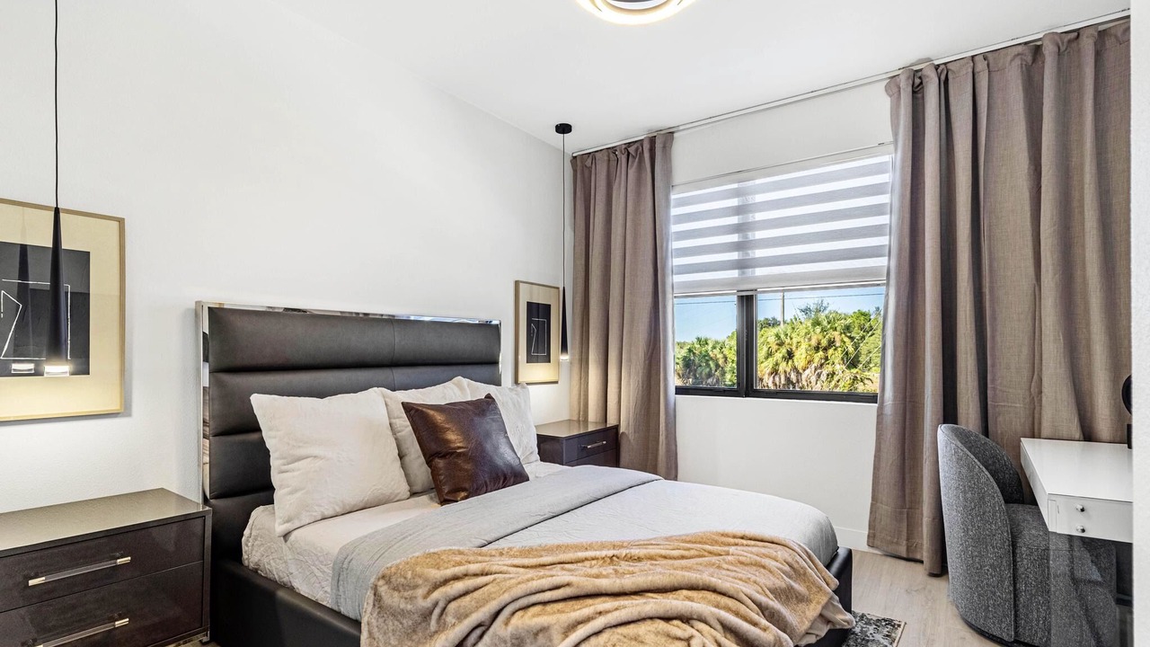 Photo of Bedroom in Pinecrest West Park