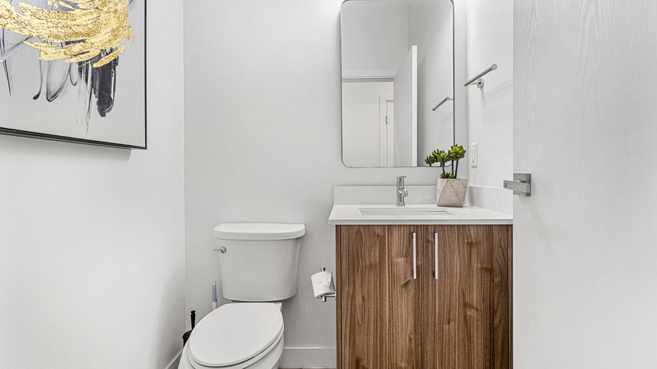 Photo of Bathroom in Pinecrest West Park