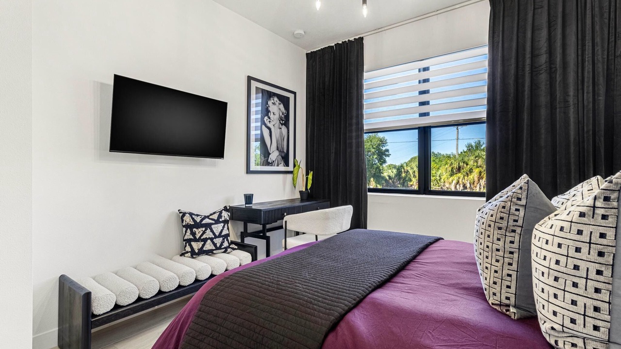 Photo of Bedroom in Pinecrest West Park