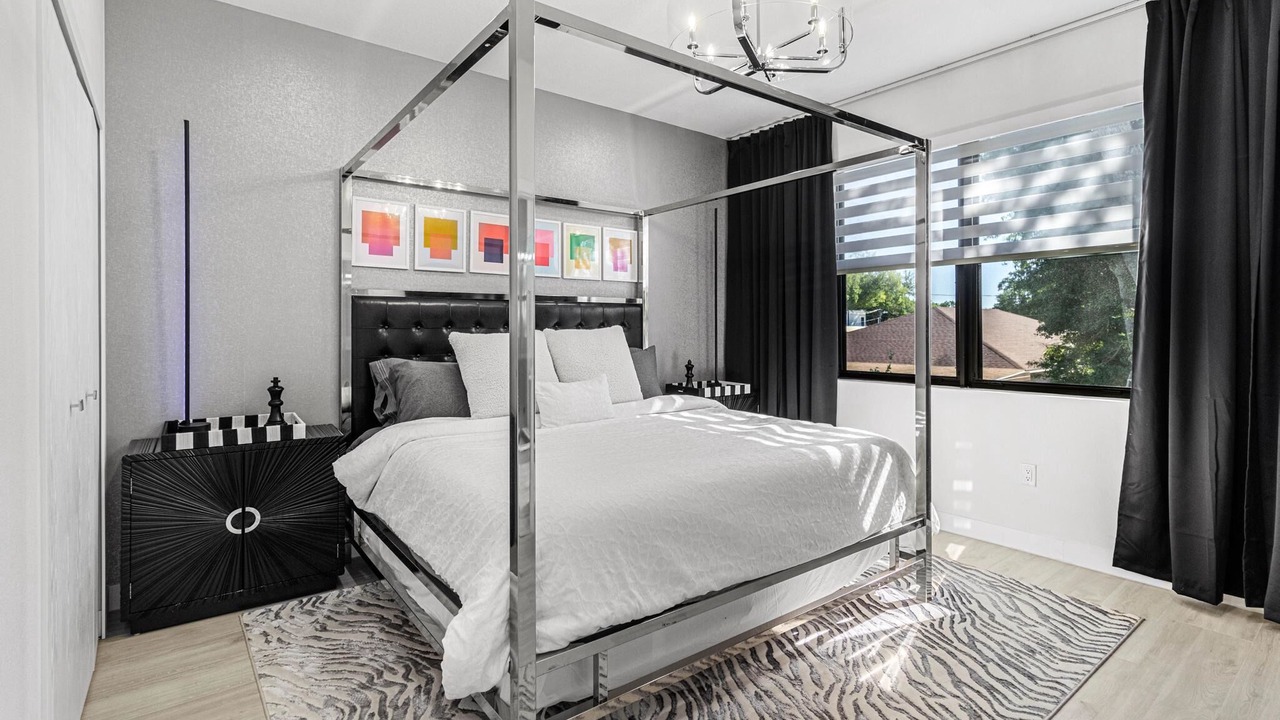 Photo of Bedroom in Pinecrest West Park