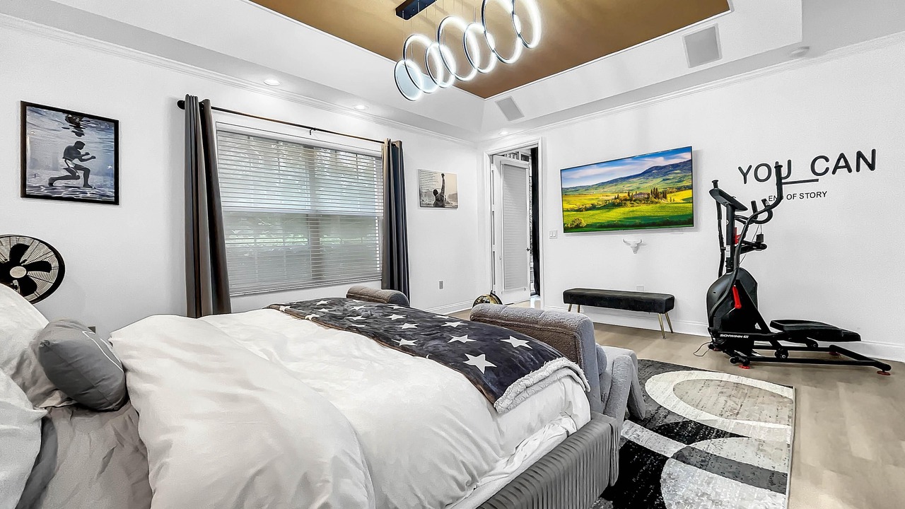 Photo of Bedroom in Bayshore Gardens
