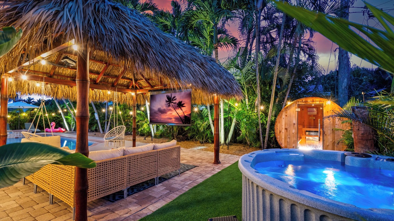 Photo of Patio Balcony in Tropic Palms