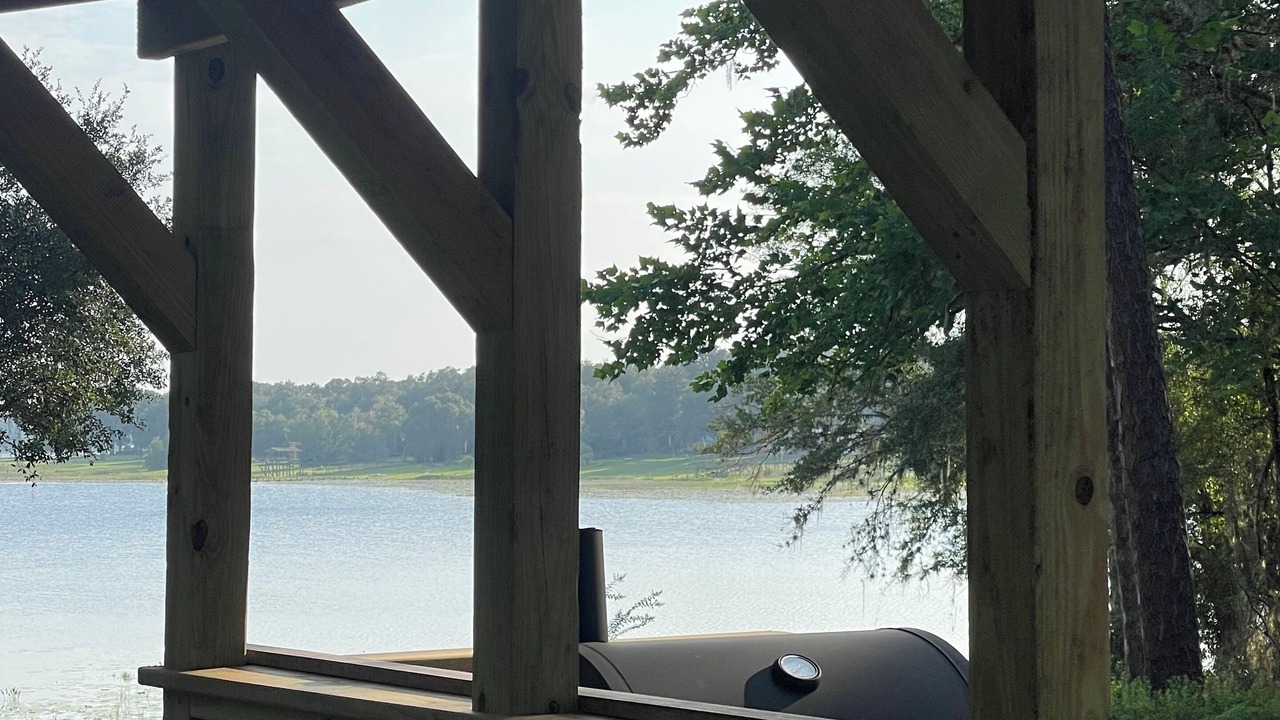 Photo of Outdoor in Putnam Hall