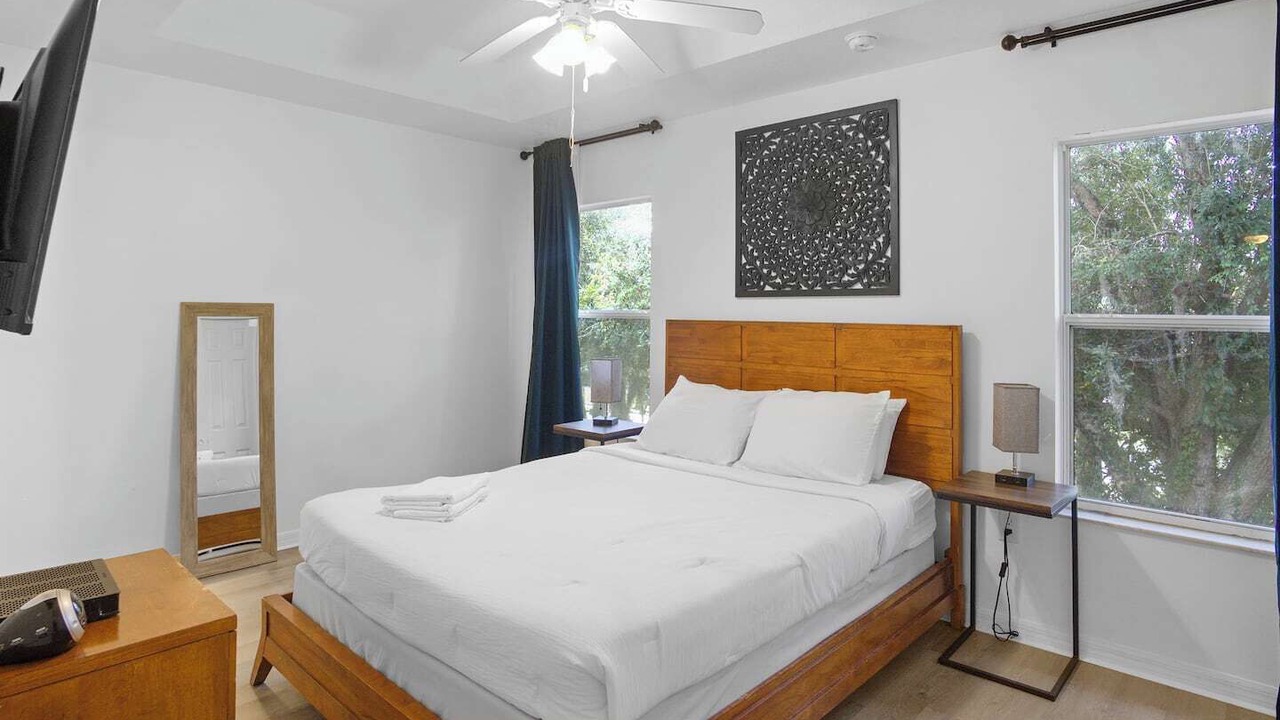 Photo of Bedroom in Crestwynd Bay
