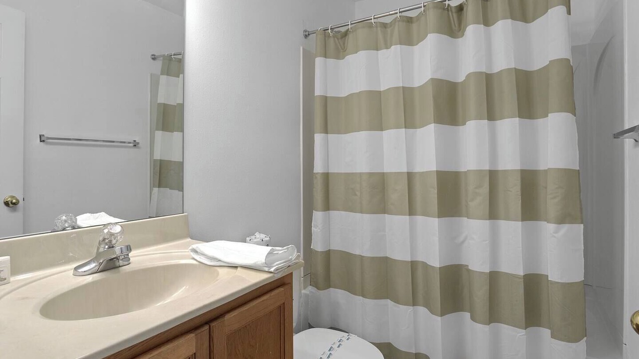 Photo of Bathroom in Crestwynd Bay
