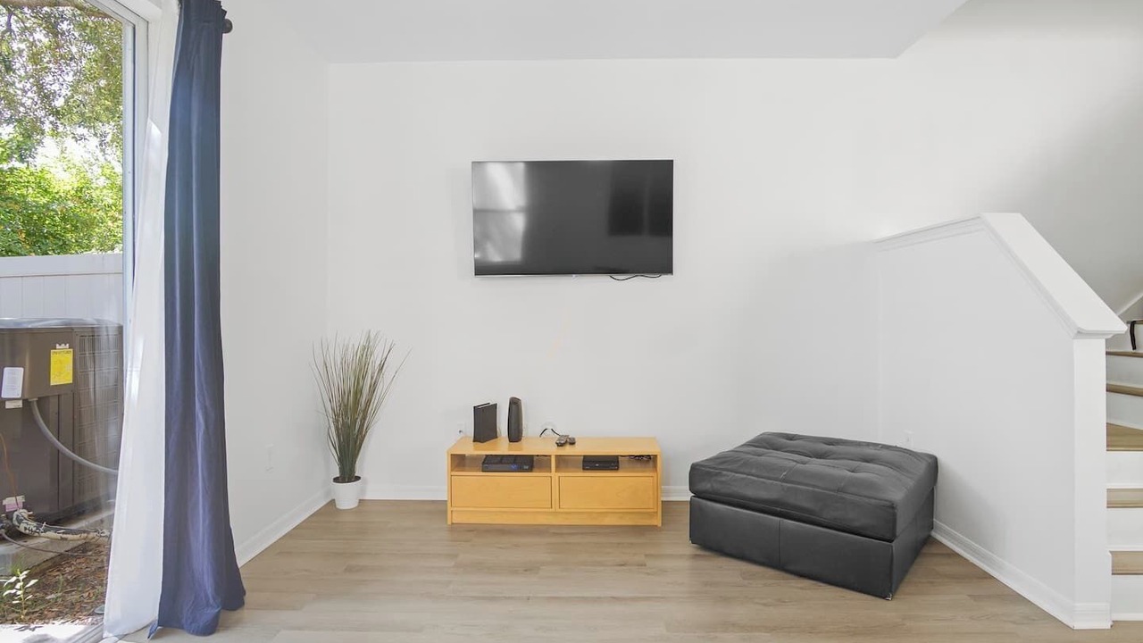 Photo of Bedroom in Crestwynd Bay