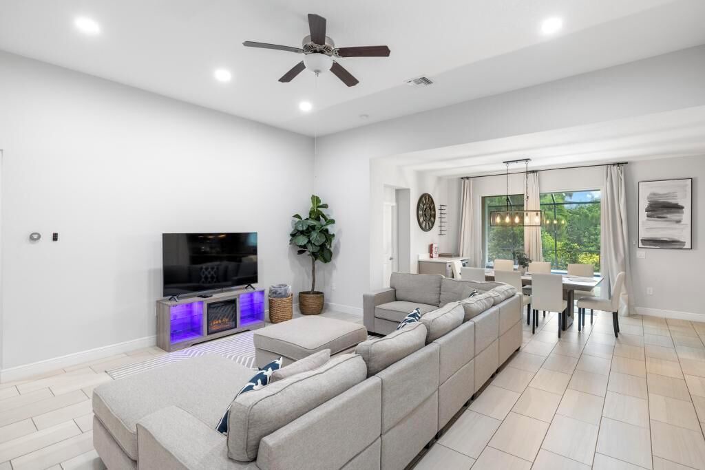 Photo of Livingroom in Oakland Hills