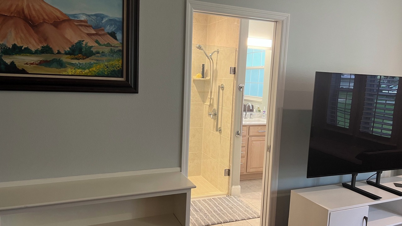 Photo of Bathroom in Belle Aire