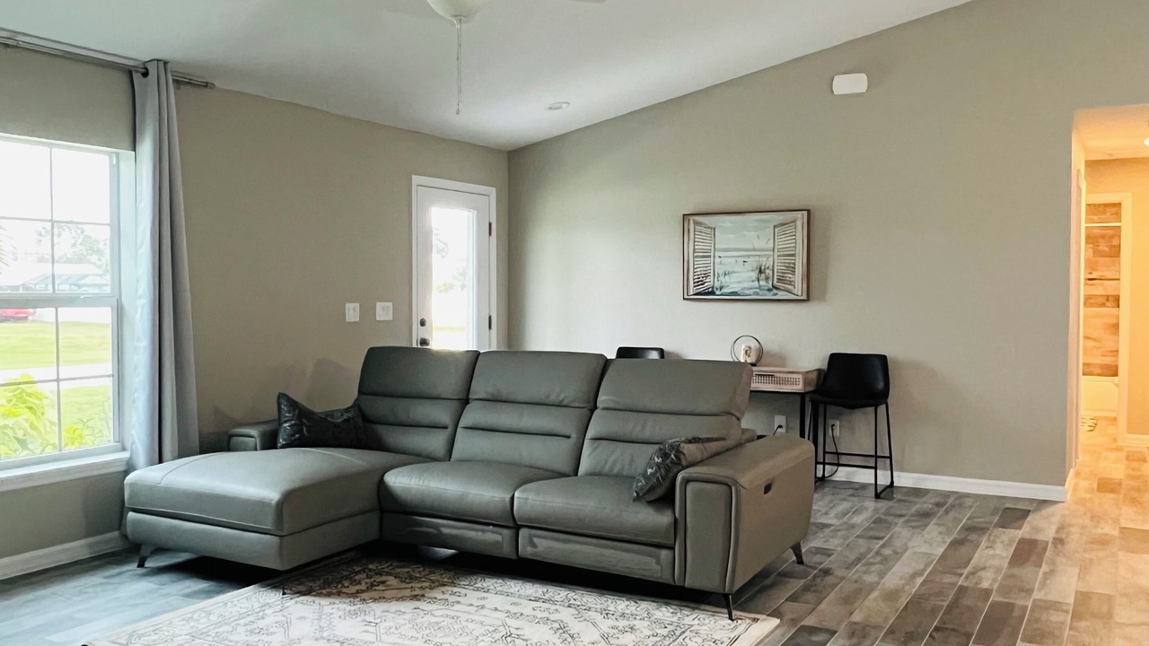 Photo of Livingroom in Englewood East