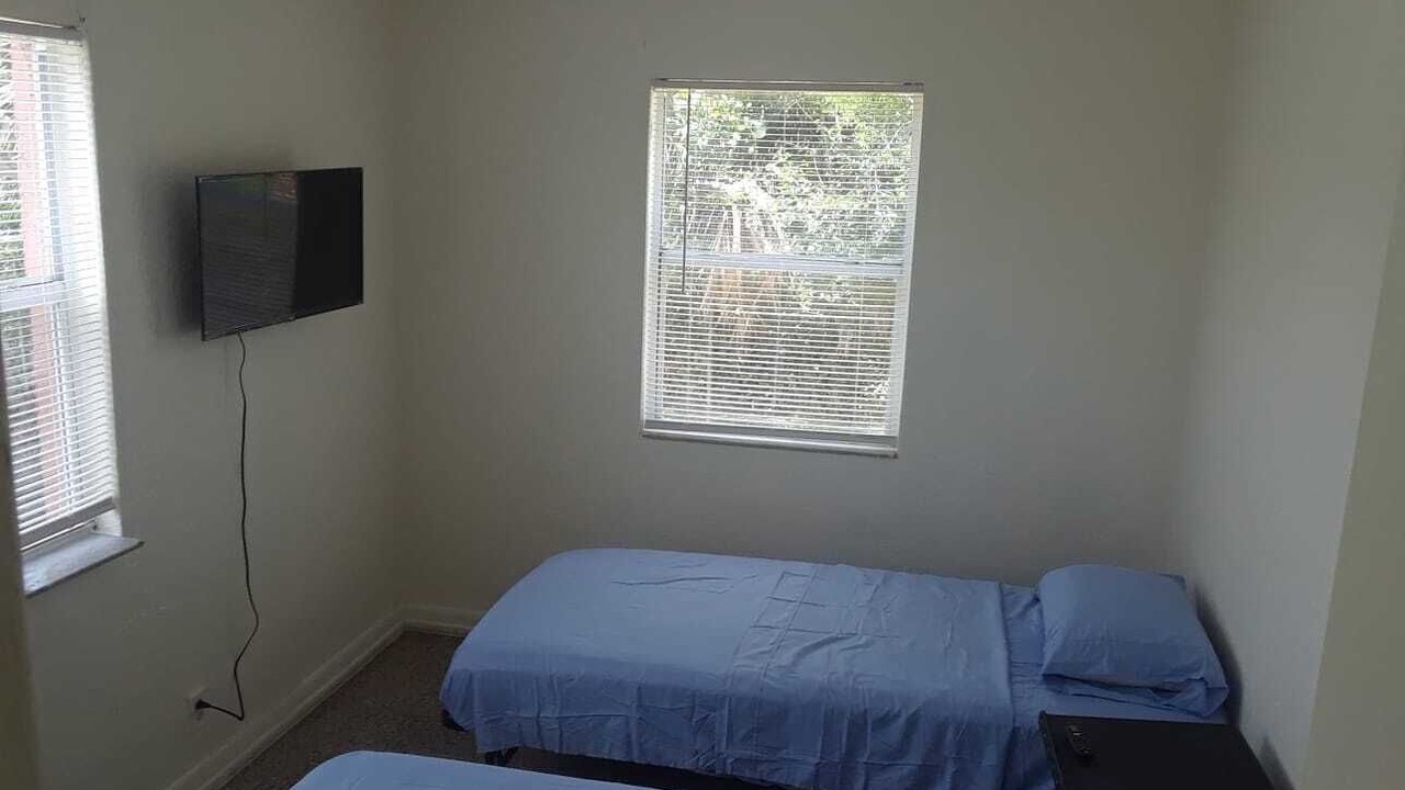 Photo of Bedroom in Riviera Beach