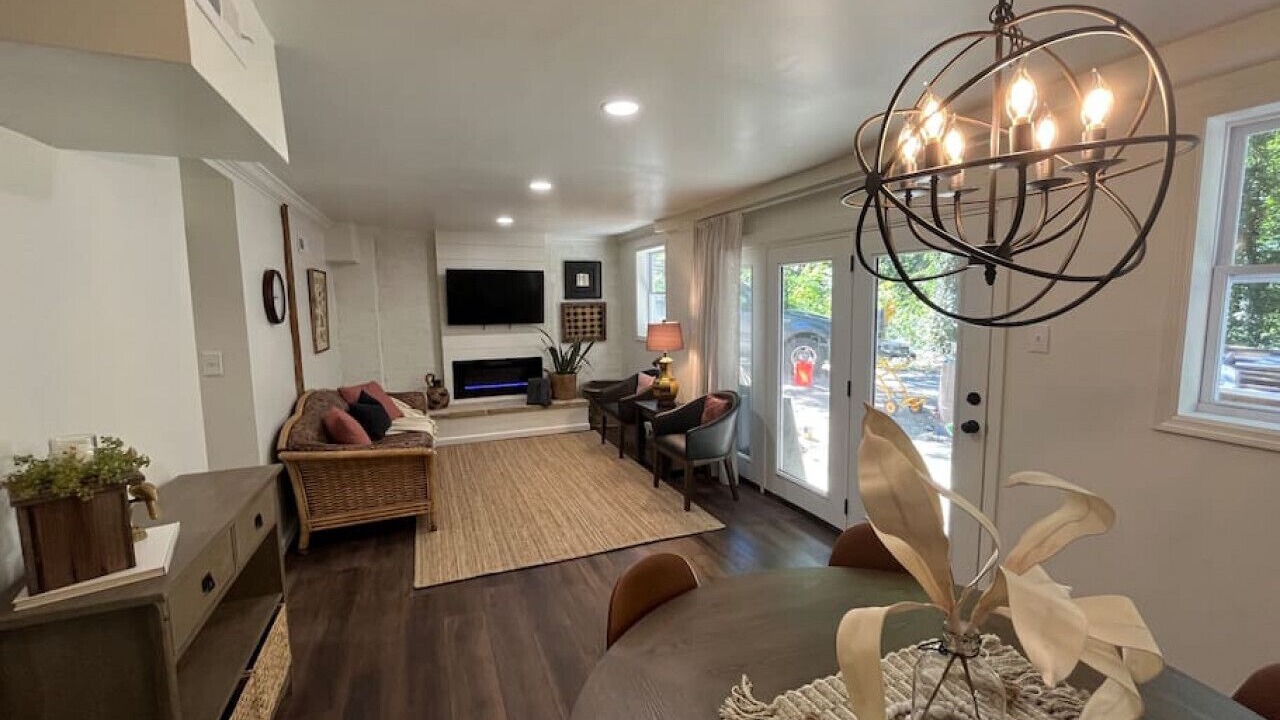 Photo of Livingroom in Knoxville