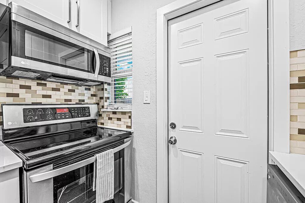 Photo of Kitchen in Lantana