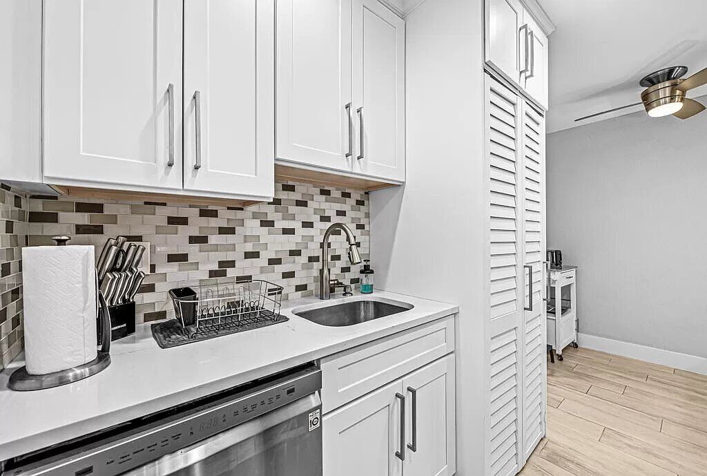 Photo of Kitchen in Lantana
