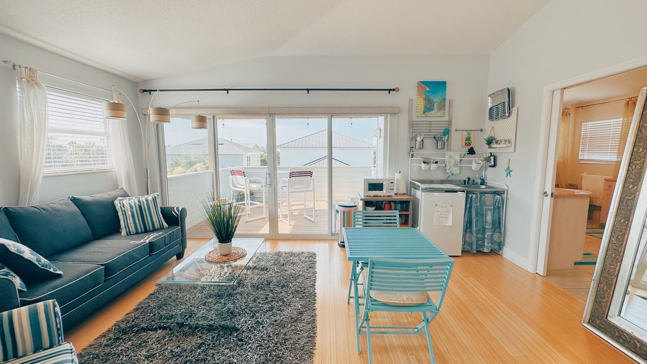 Photo of Livingroom in Horton Shores