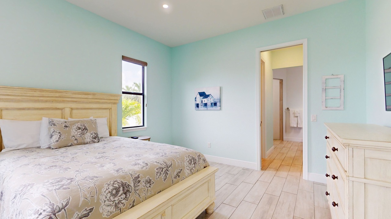 Photo of Bedroom in Bokeelia