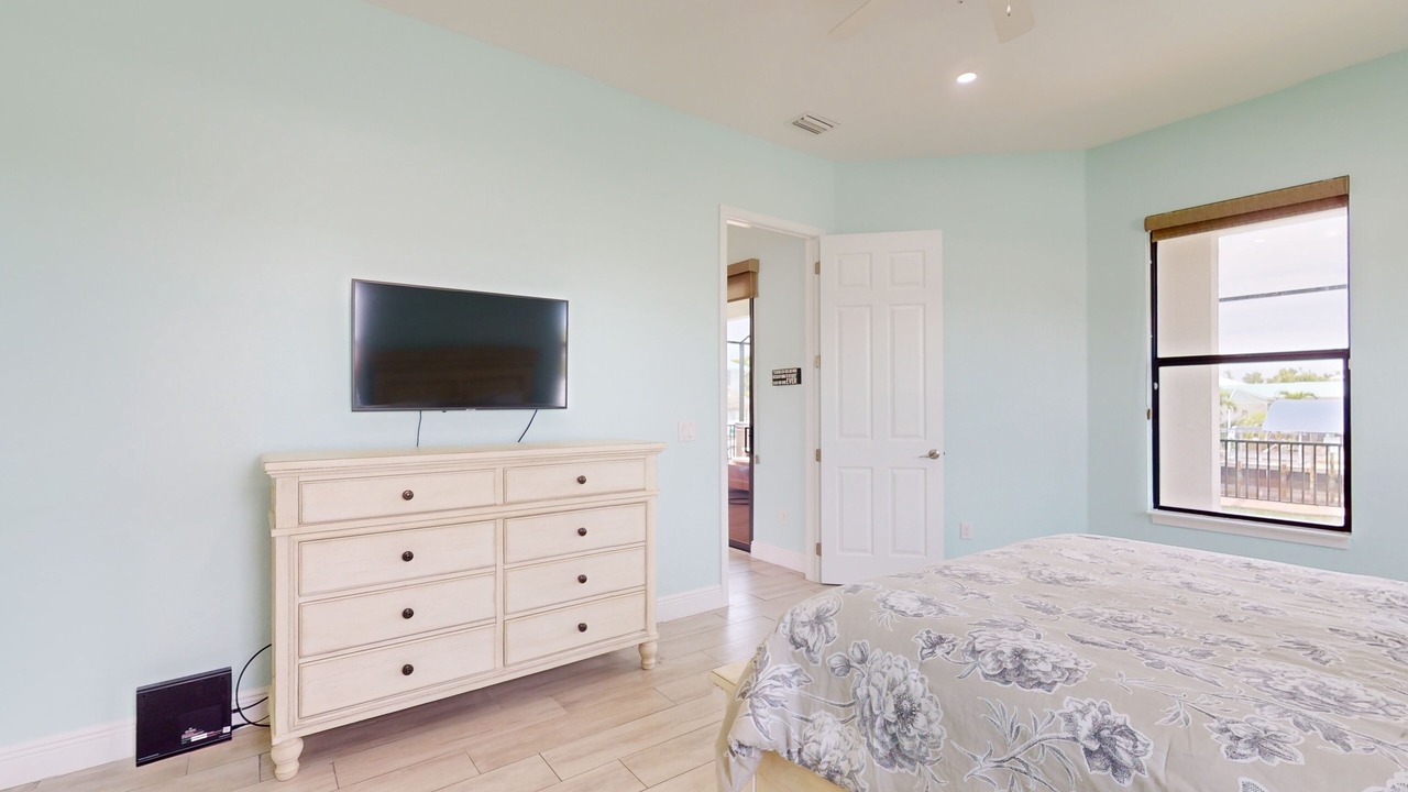 Photo of Bedroom in Bokeelia