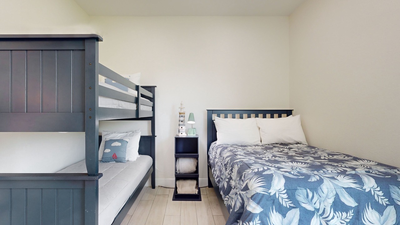 Photo of Bedroom in Bokeelia