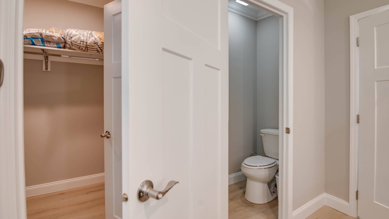 Photo of Bathroom in Doctor's Arm