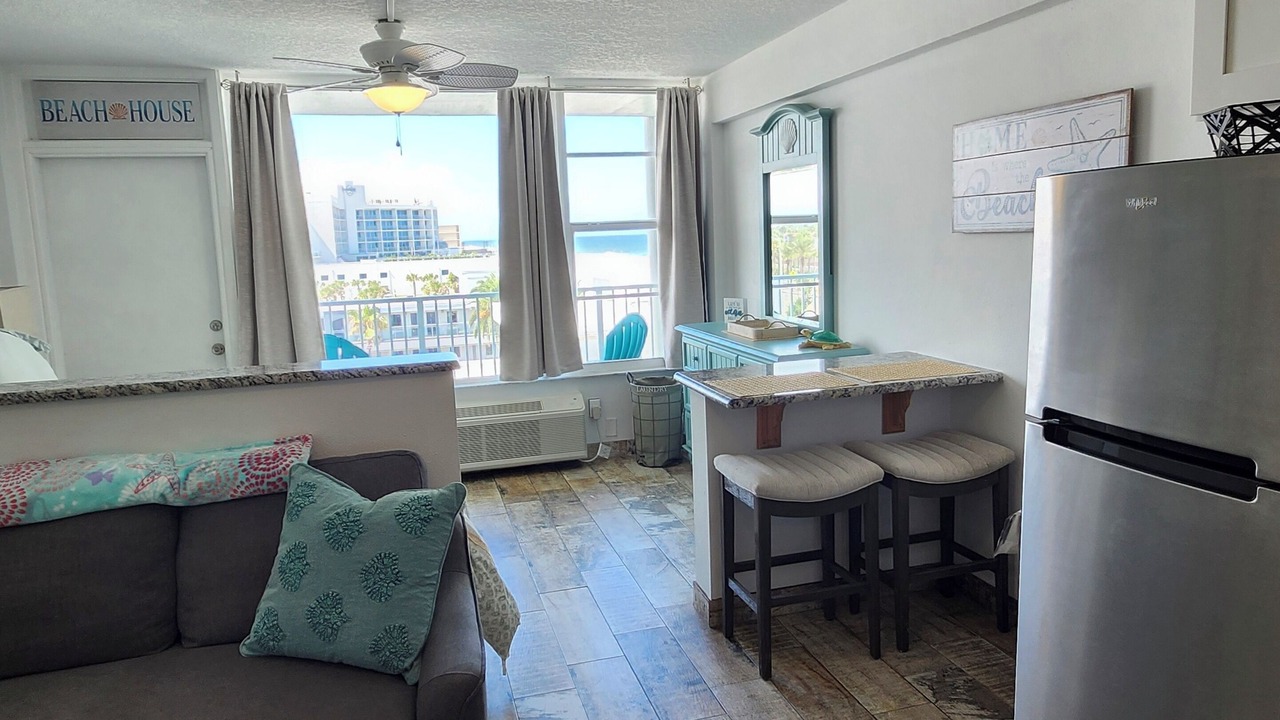 Photo of Livingroom in East Daytona
