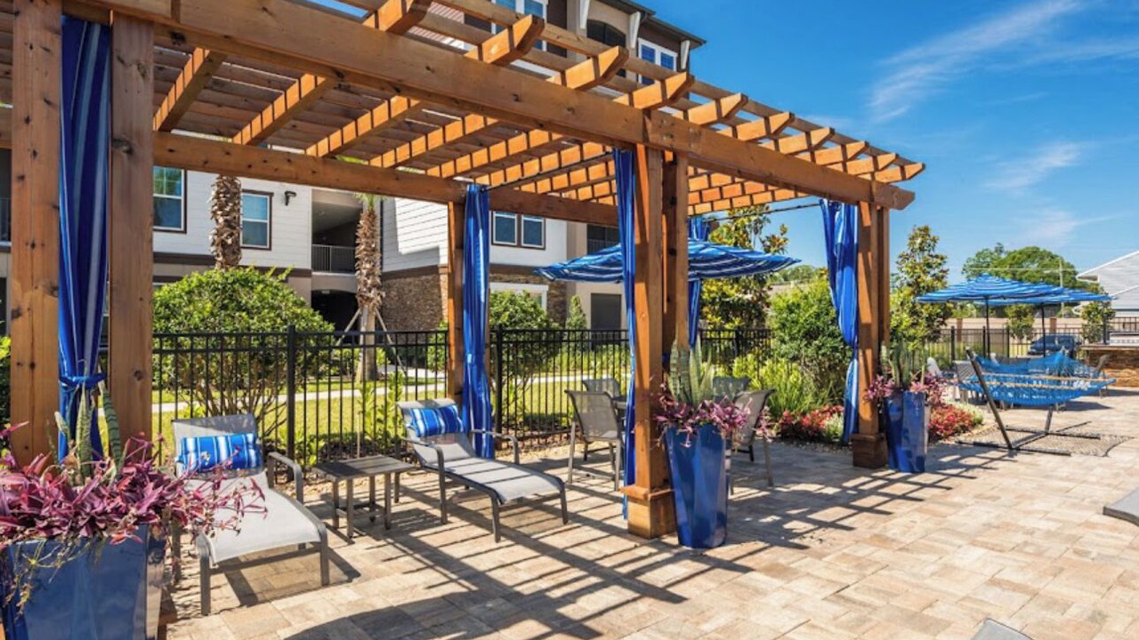 Photo of Patio Balcony in Azalea Park