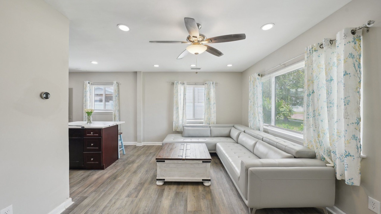 Photo of Livingroom in United Central