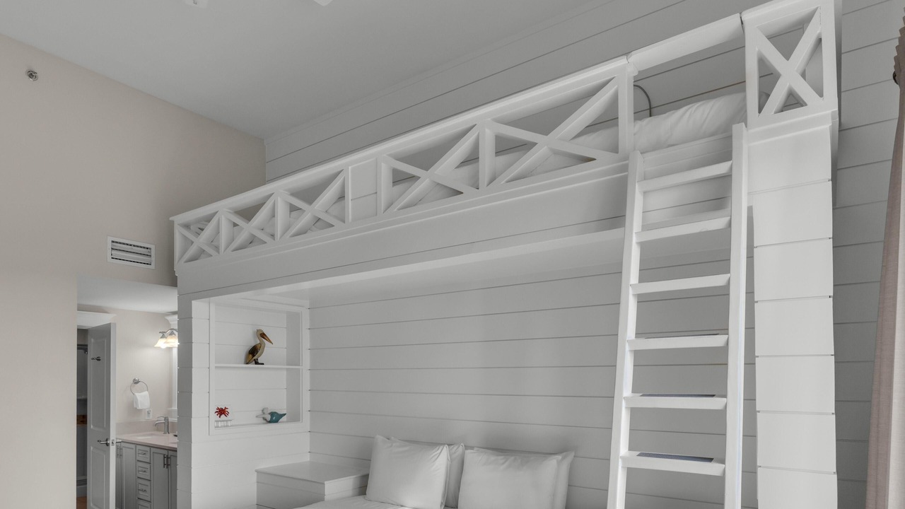 Photo of Bedroom in Baytowne Wharf