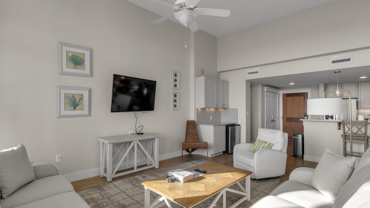 Photo of Livingroom in Baytowne Wharf
