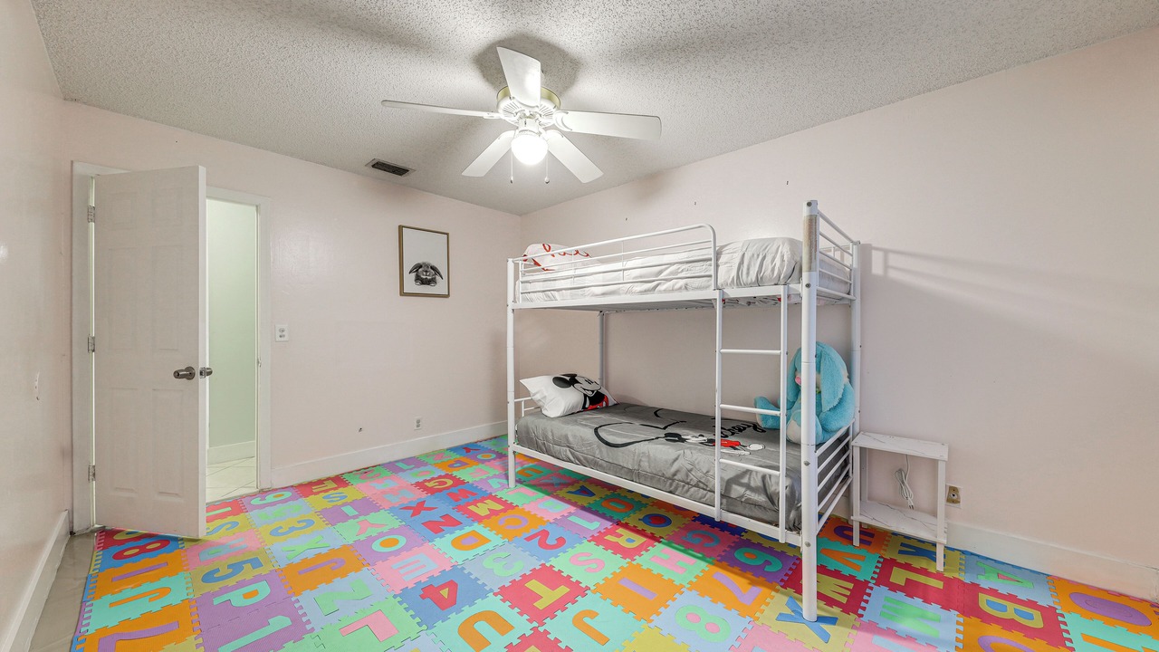 Photo of Bedroom in Sandalfoot Cove