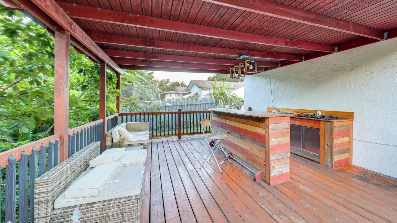 Photo of Patio Balcony in Sandalfoot Cove