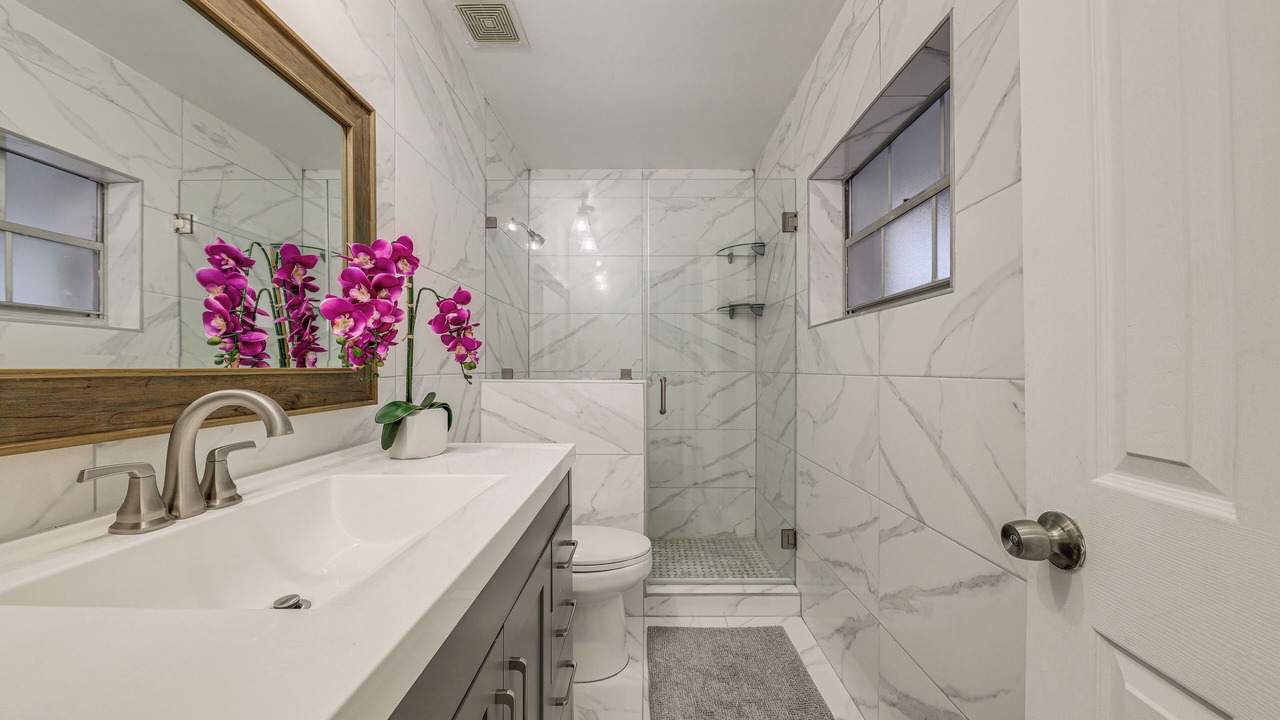Photo of Bathroom in Sandalfoot Cove