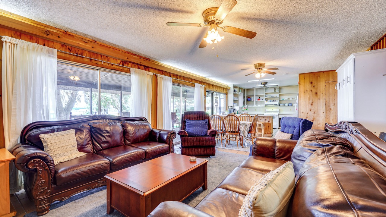 Photo of Livingroom in Hawthorne