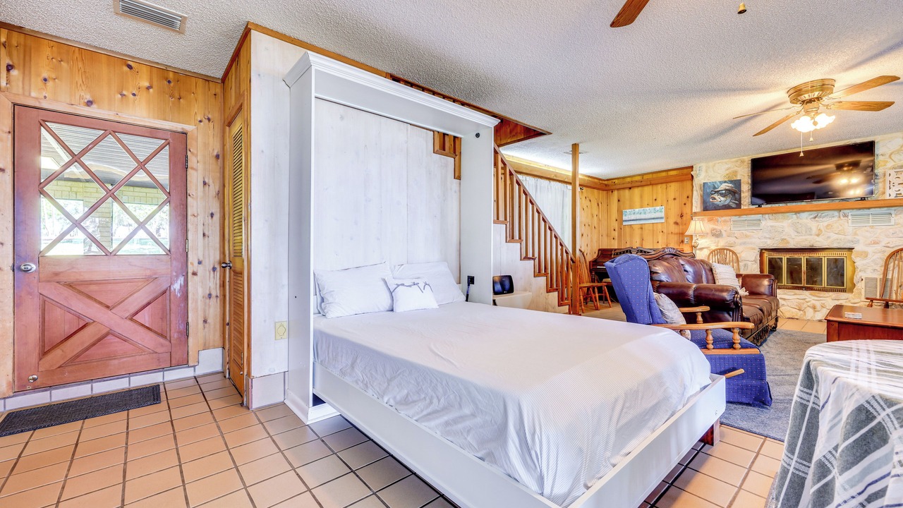 Photo of Bedroom in Hawthorne