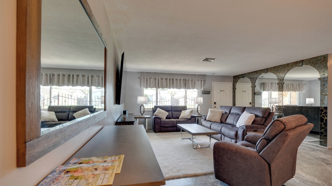 Photo of Livingroom in Orchid Lake Village
