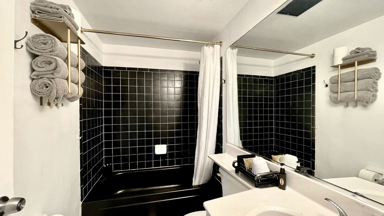 Photo of Bathroom in Lenox Park