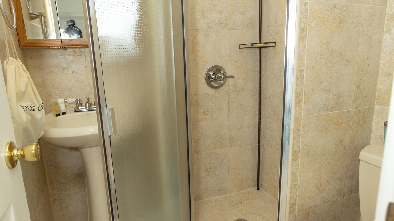 Photo of Bathroom in Coral Way